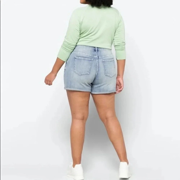 COSMIC BLUE LOVE
Jodie Short Side Piping - Picture 6 of 14